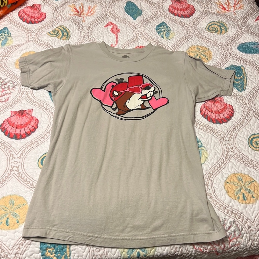 Bucees valentines shirt. Size medium
